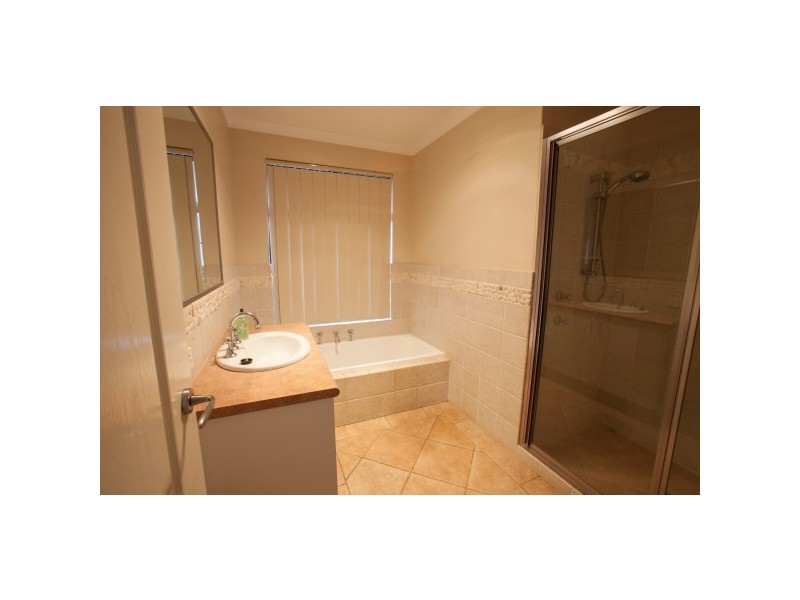 1 Bluewater Close, Drummond Cove WA 6532