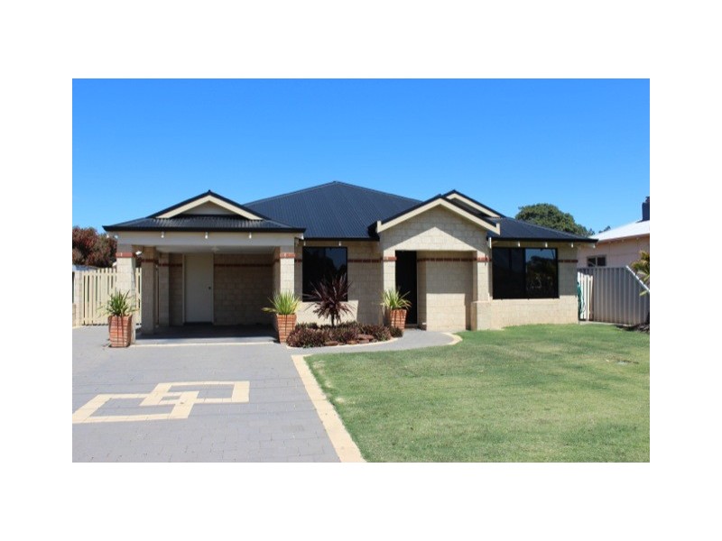 214a Fifth Street, Wonthella WA 6530