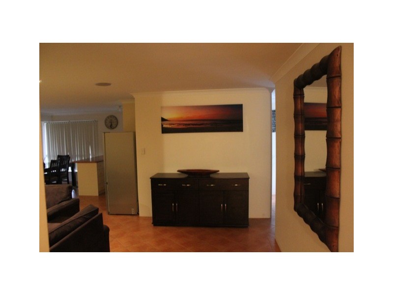 214a Fifth Street, Wonthella WA 6530