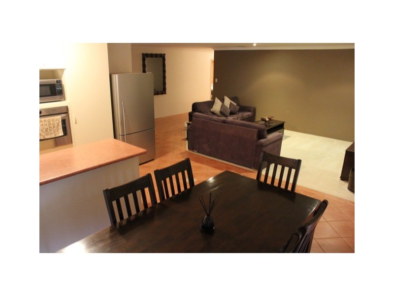 214a Fifth Street, Wonthella WA 6530