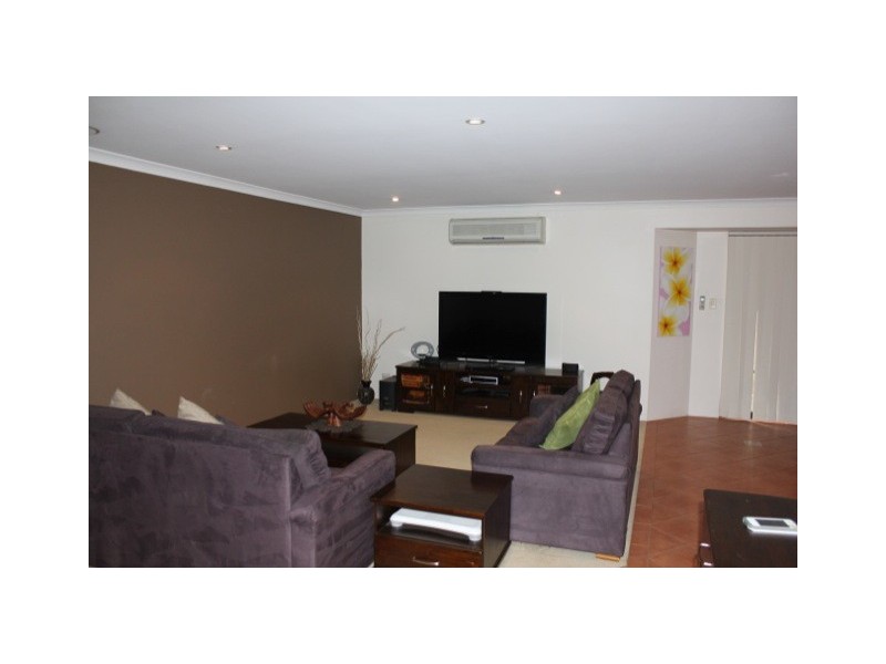 214a Fifth Street, Wonthella WA 6530