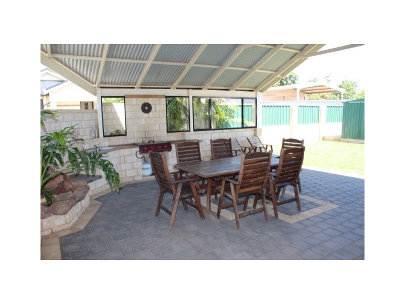 214a Fifth Street, Wonthella WA 6530