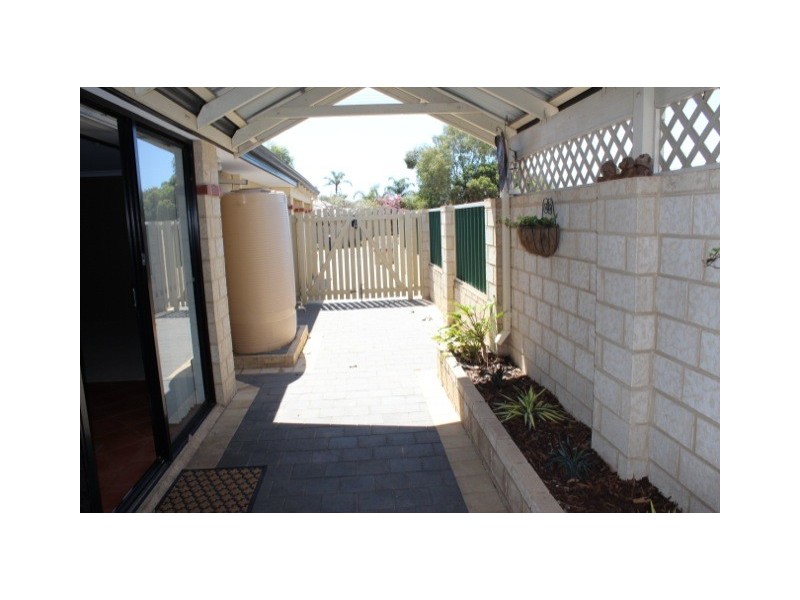 214a Fifth Street, Wonthella WA 6530