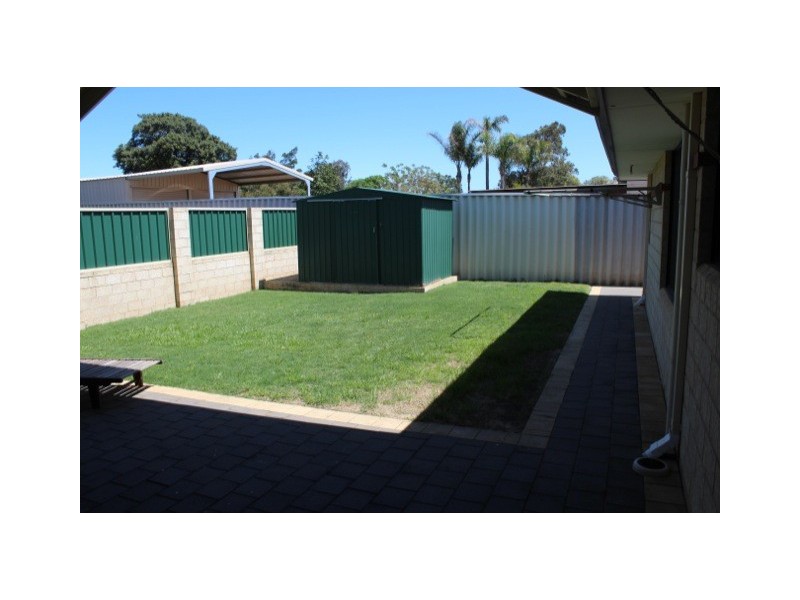 214a Fifth Street, Wonthella WA 6530