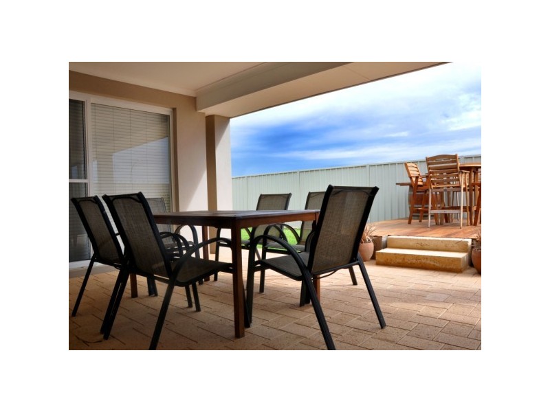 12 Spindrift Vista, Glenfield WA 6532