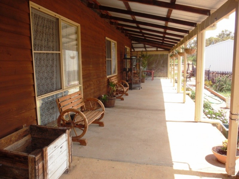 373 Greenough Road, Walkaway WA 6528