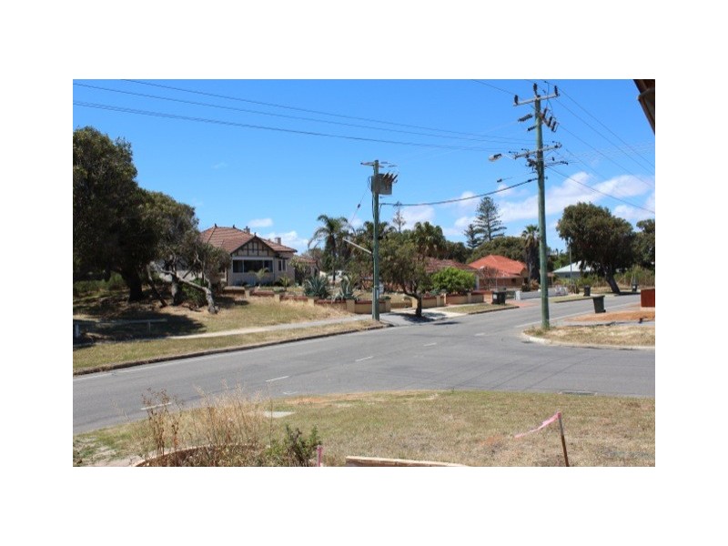 177 Shenton Street, Beachlands WA 6530