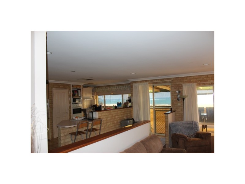 11 Pelican Rise, Wandina WA 6530