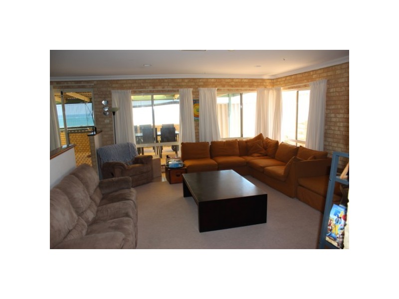 11 Pelican Rise, Wandina WA 6530