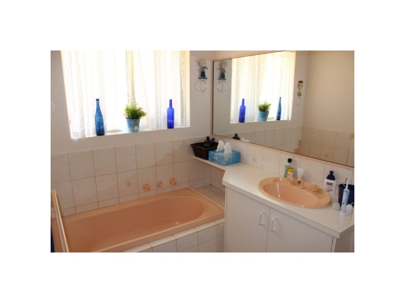 11 Pelican Rise, Wandina WA 6530