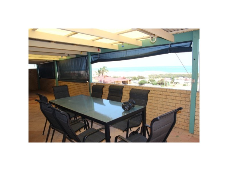 11 Pelican Rise, Wandina WA 6530