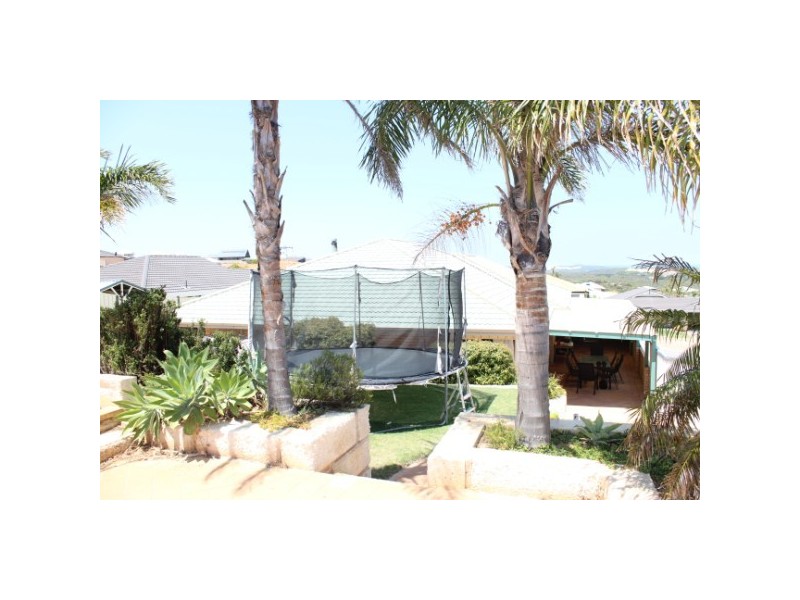 11 Pelican Rise, Wandina WA 6530