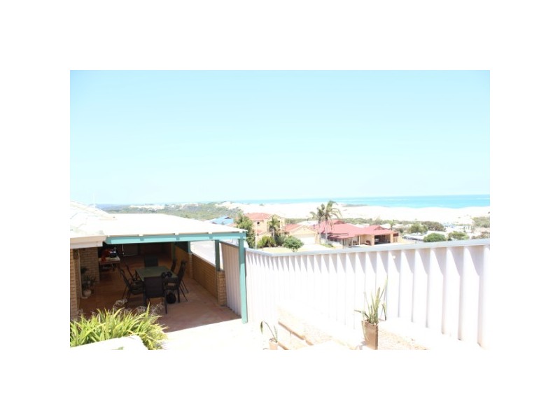 11 Pelican Rise, Wandina WA 6530