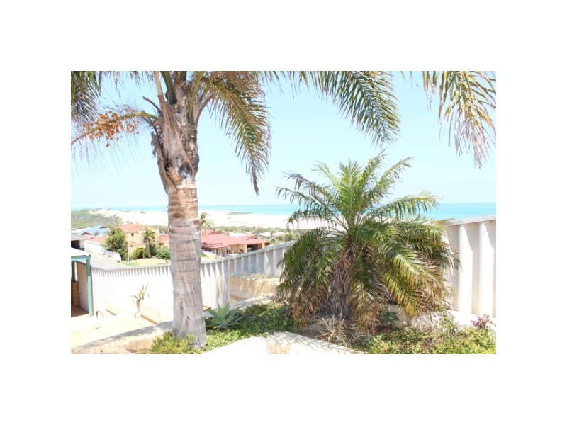 11 Pelican Rise, Wandina WA 6530