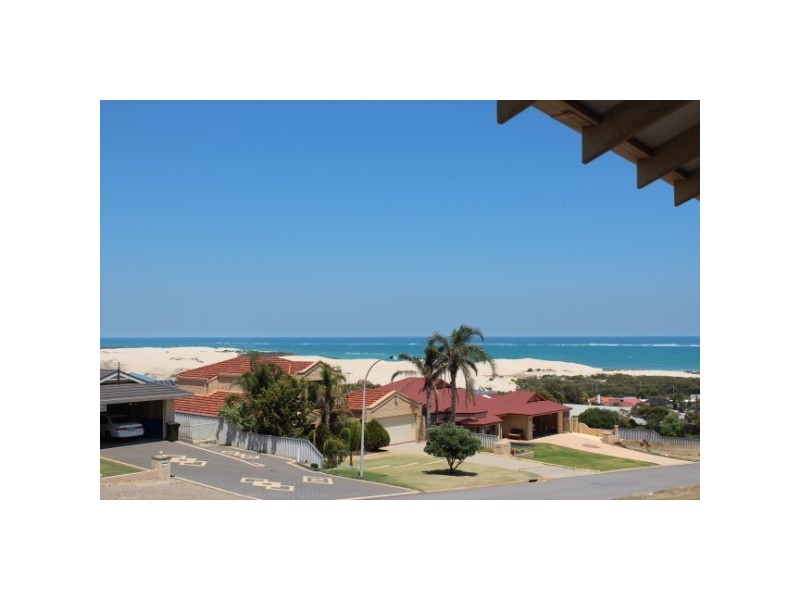 11 Pelican Rise, Wandina WA 6530