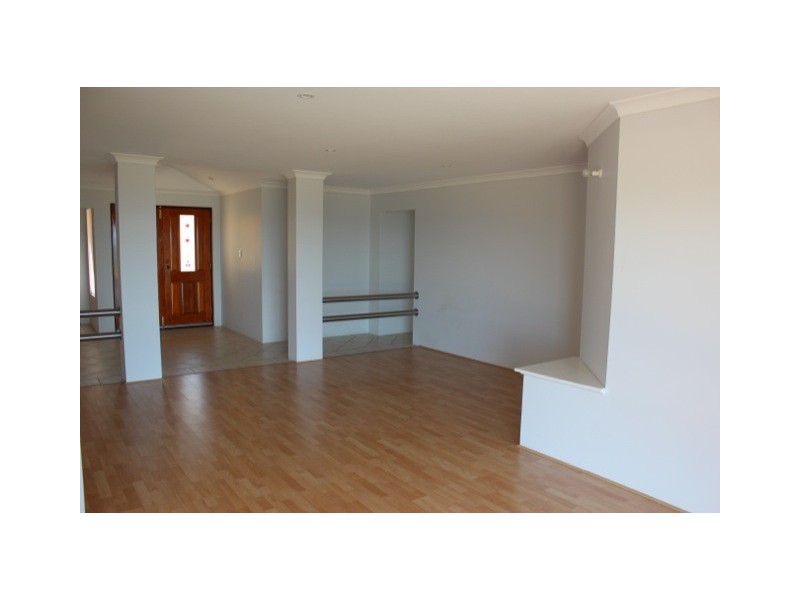 34 Barrett Drive, Wandina WA 6530