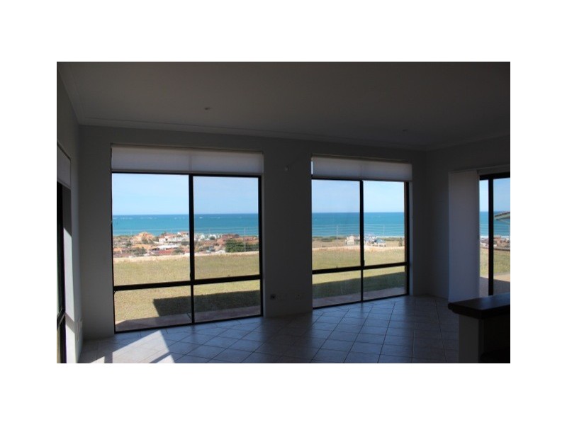 34 Barrett Drive, Wandina WA 6530