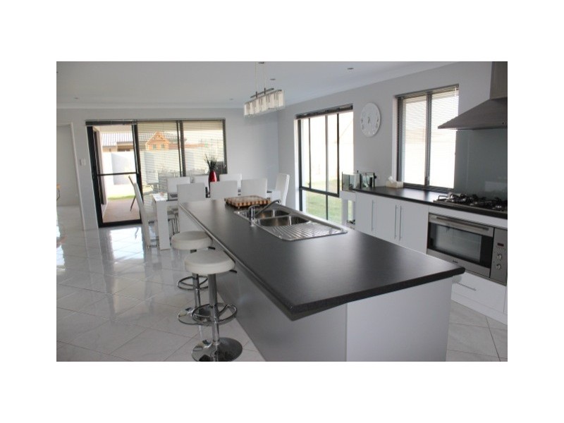 13 Colonen Street, Wandina WA 6530