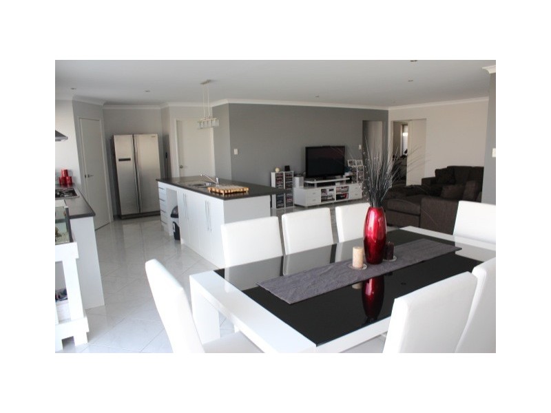 13 Colonen Street, Wandina WA 6530