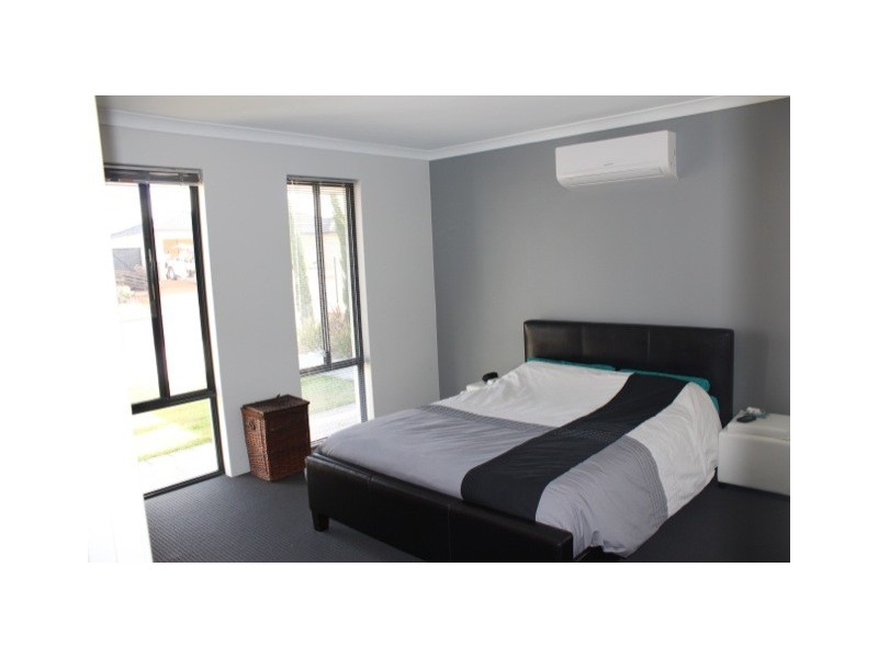 13 Colonen Street, Wandina WA 6530