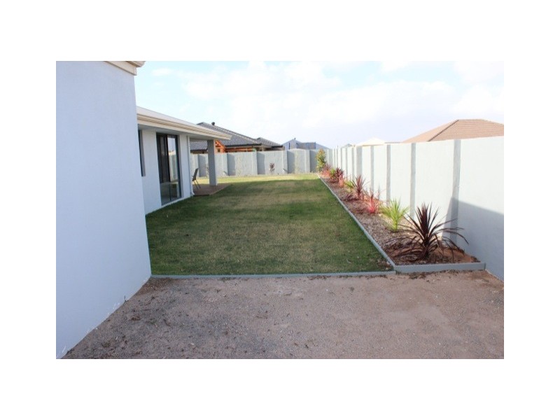 13 Colonen Street, Wandina WA 6530