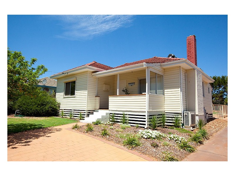 14 Crowther Street, Beachlands WA 6530