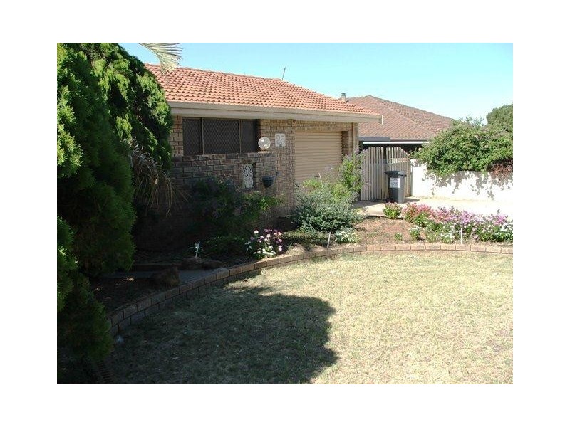25 Kenny Crescent, Rangeway WA 6530