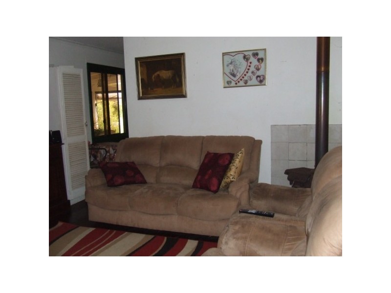 203 Company Road, Greenough WA 6532