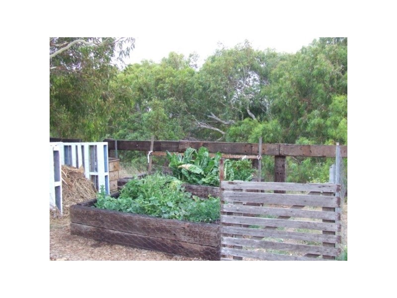 203 Company Road, Greenough WA 6532