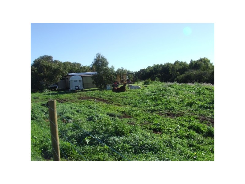 203 Company Road, Greenough WA 6532