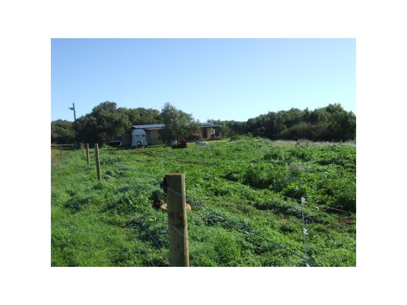 203 Company Road, Greenough WA 6532