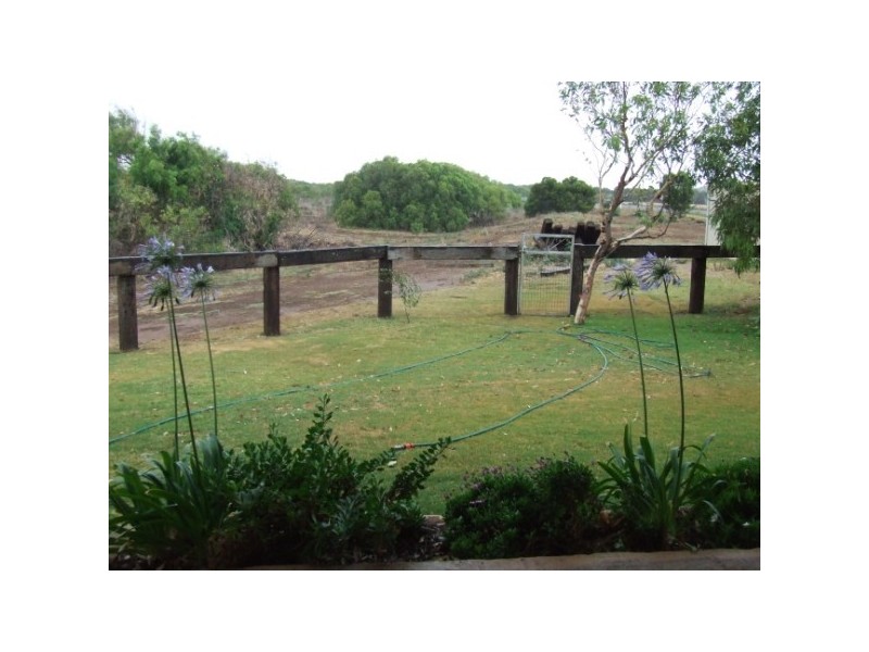 203 Company Road, Greenough WA 6532