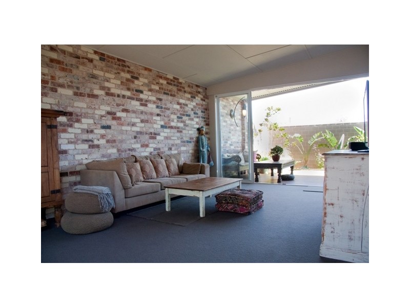 8 Catherine Street, Bluff Point WA 6530