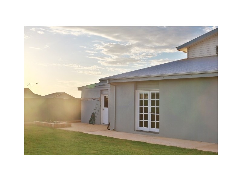 23 Andrew Lane, Waggrakine WA 6530