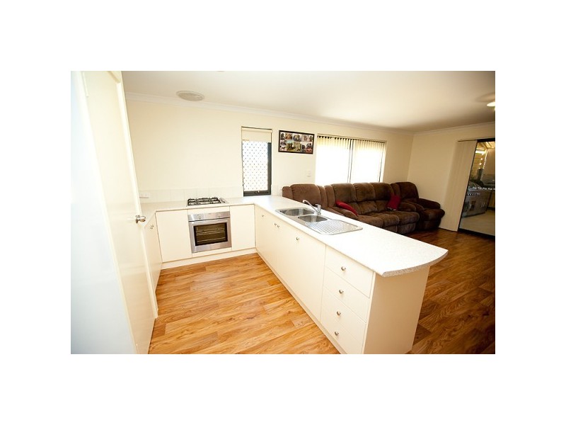 11 Castlefin Road, Utakarra WA 6530