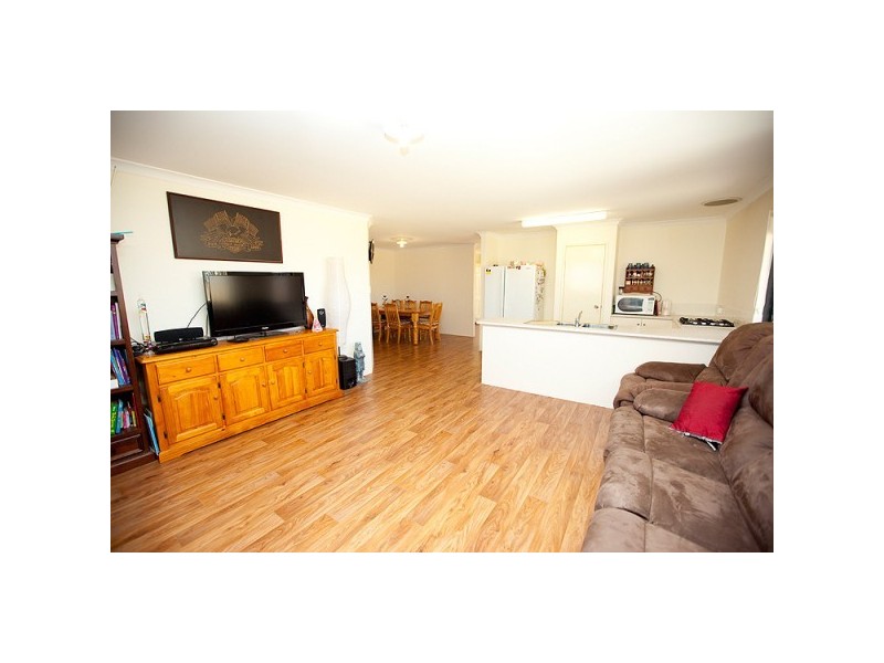 11 Castlefin Road, Utakarra WA 6530