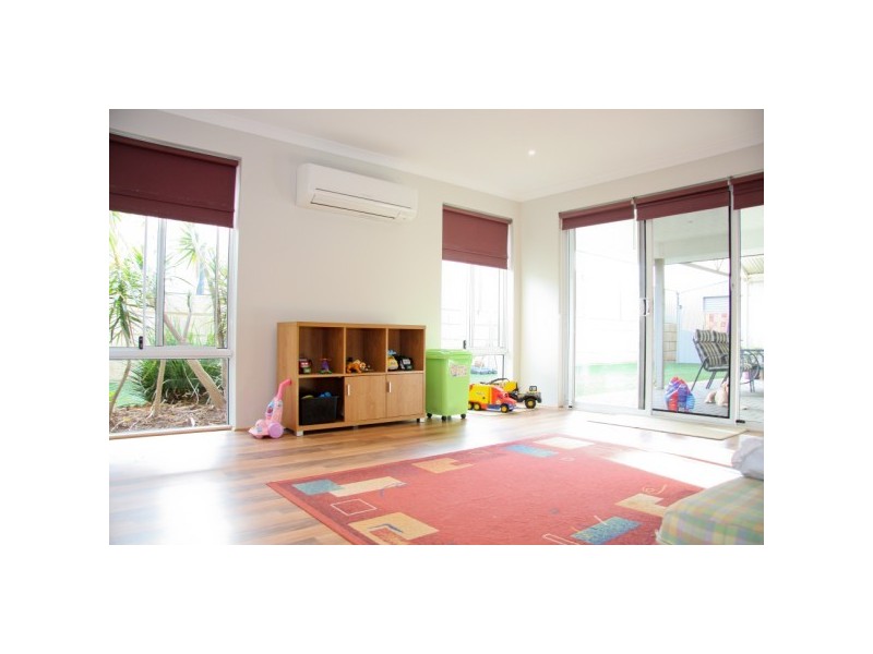 10 Jackson Loop, Wandina WA 6530