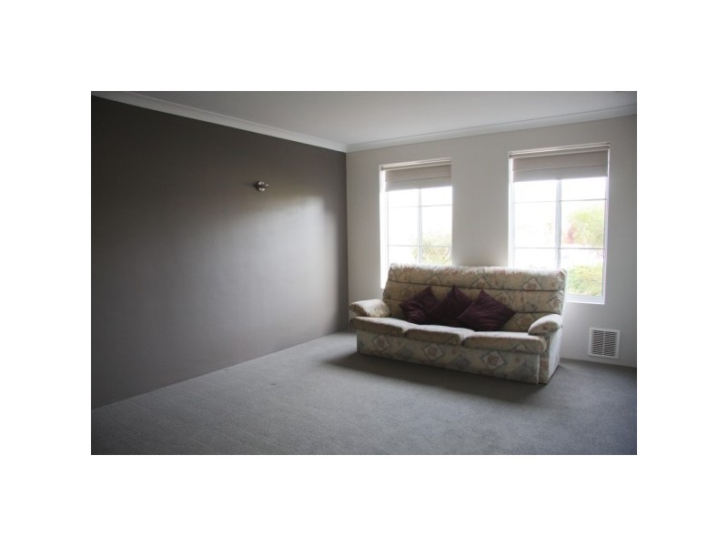 10 Jackson Loop, Wandina WA 6530