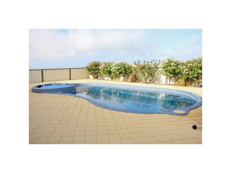 10 Jackson Loop, Wandina WA 6530