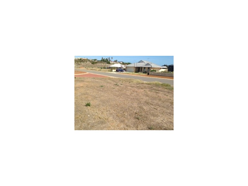 5 Slipknot Street, Drummond Cove WA 6532