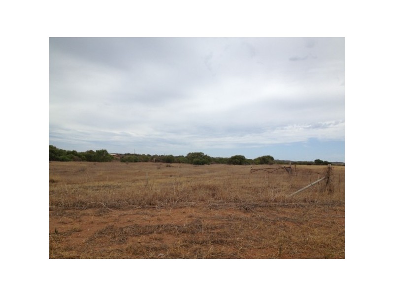 176 Brand Highway, South Greenough WA 6528