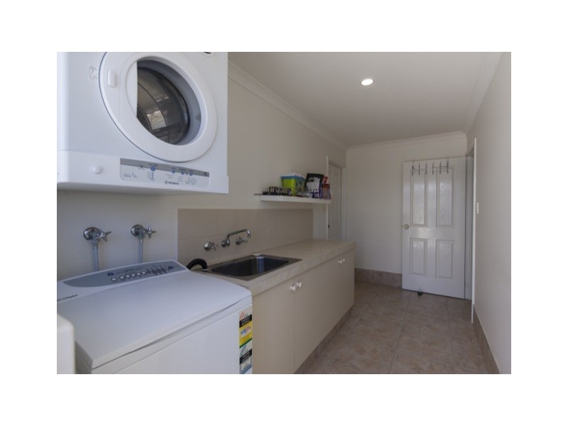 91 Glendinning Rd, Tarcoola Beach WA 6530