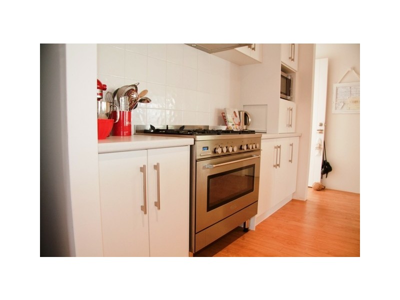 8 Topsail Street, Drummond Cove WA 6532