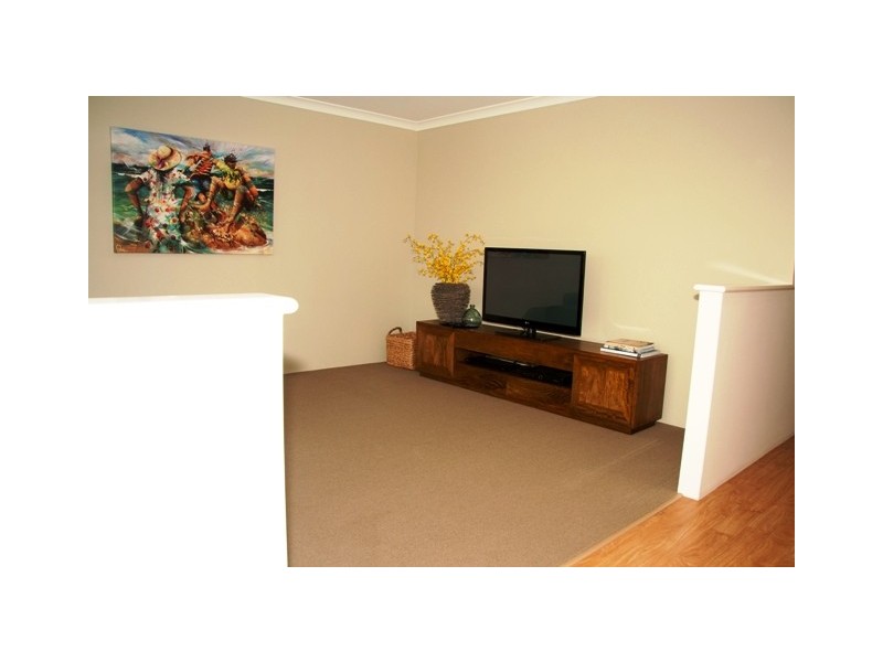 8 Topsail Street, Drummond Cove WA 6532