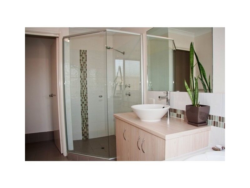 8 Topsail Street, Drummond Cove WA 6532