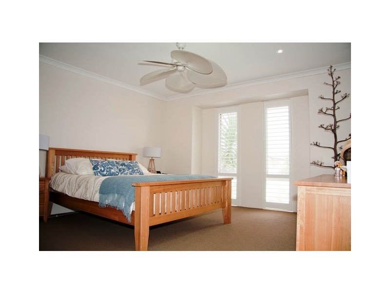 8 Topsail Street, Drummond Cove WA 6532