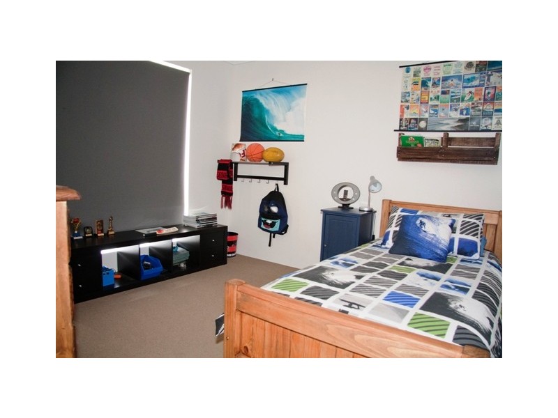 8 Topsail Street, Drummond Cove WA 6532