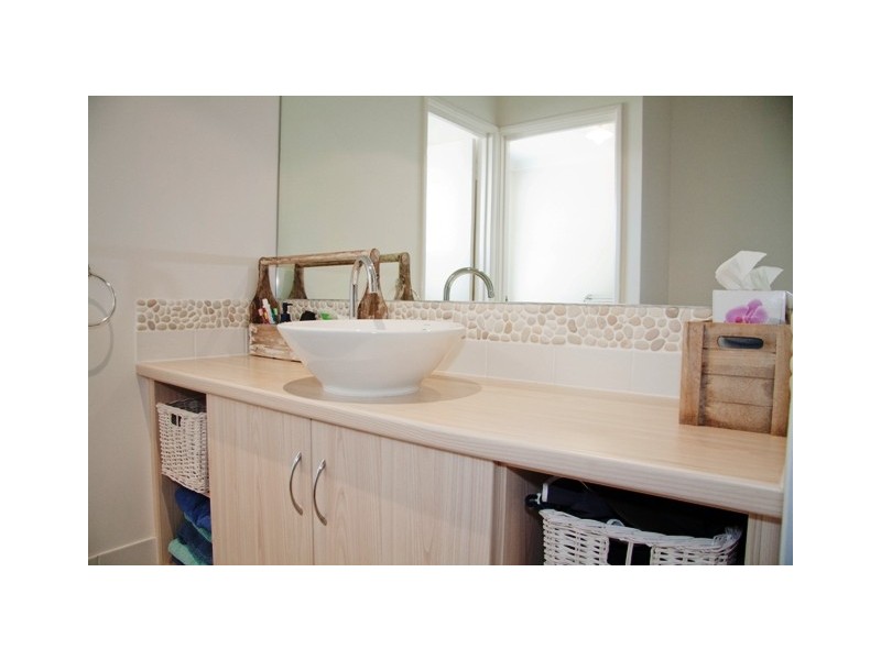 8 Topsail Street, Drummond Cove WA 6532