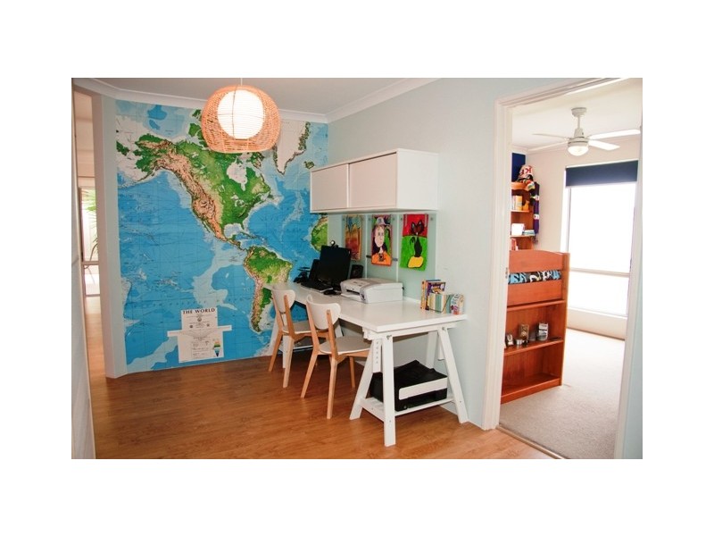 8 Topsail Street, Drummond Cove WA 6532