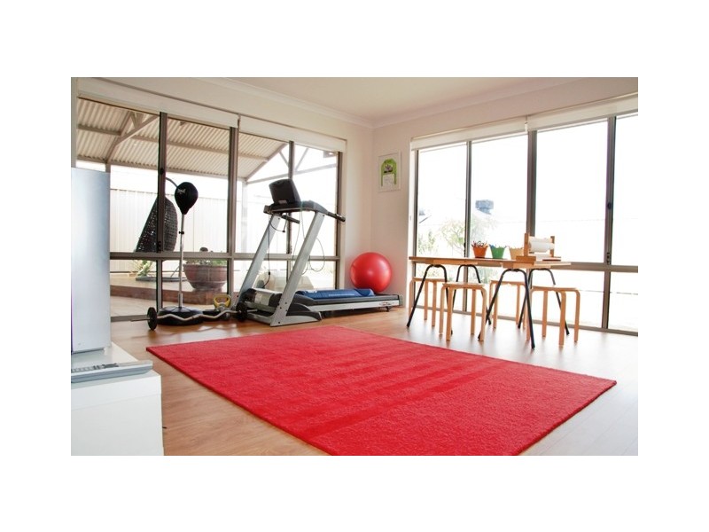 8 Topsail Street, Drummond Cove WA 6532